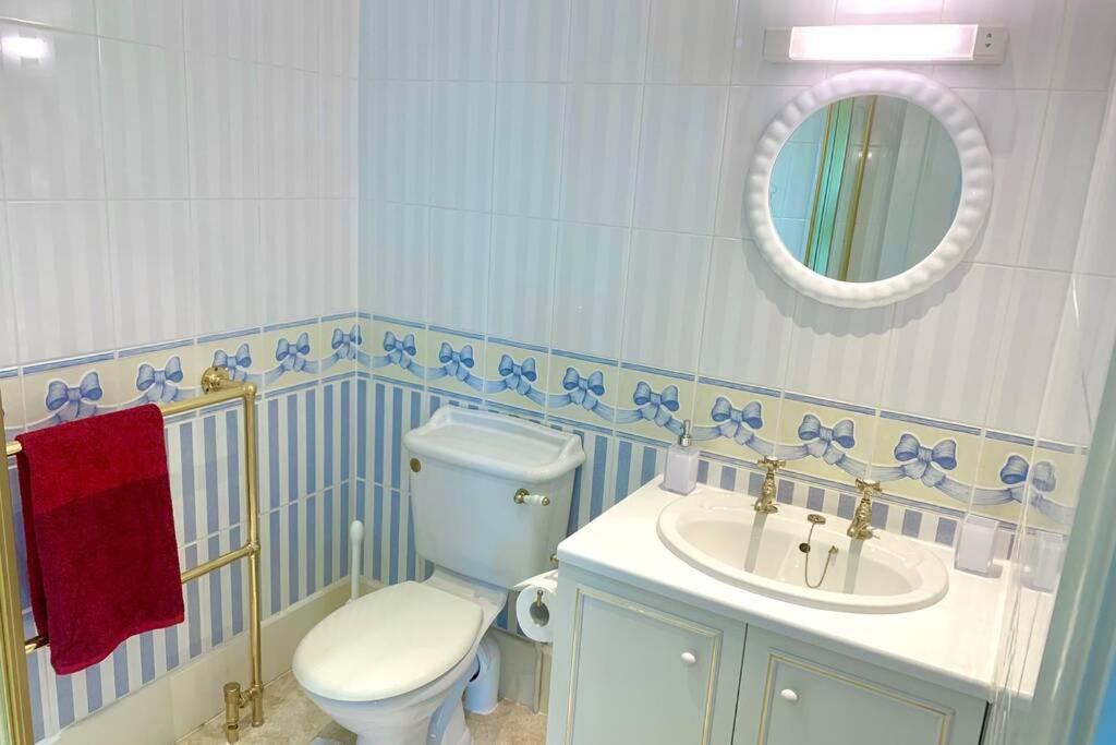 Hectors House Comfortable 4 Bed House In Mature Gardens Yelverton Εξωτερικό φωτογραφία