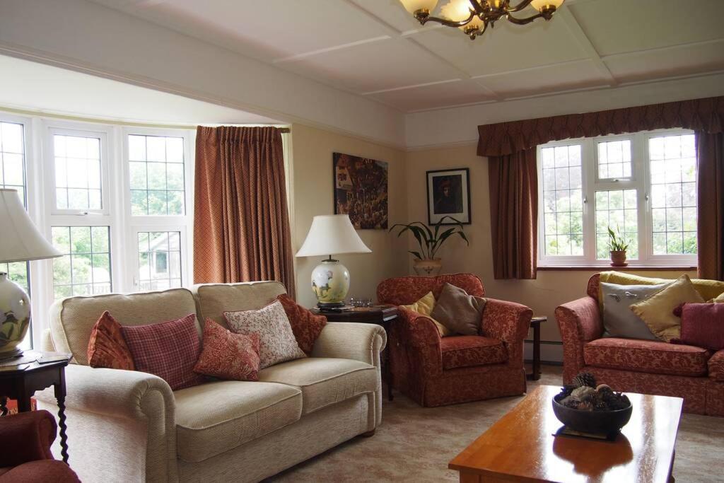 Hectors House Comfortable 4 Bed House In Mature Gardens Yelverton Εξωτερικό φωτογραφία