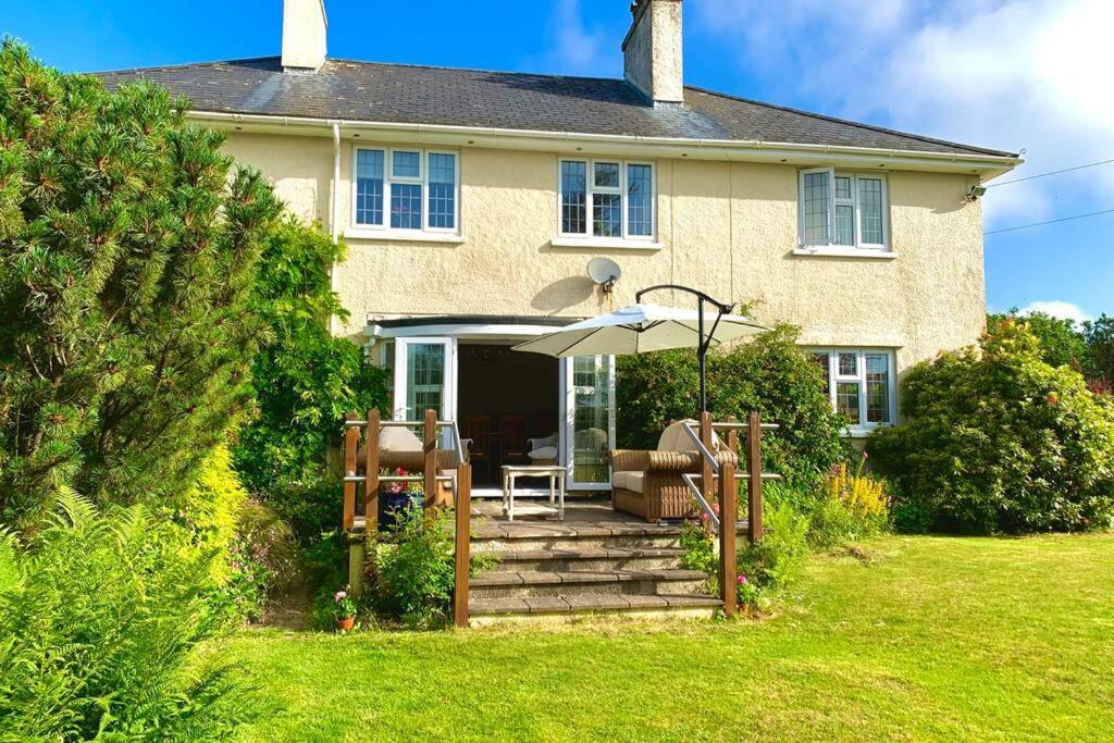 Hectors House Comfortable 4 Bed House In Mature Gardens Yelverton Εξωτερικό φωτογραφία