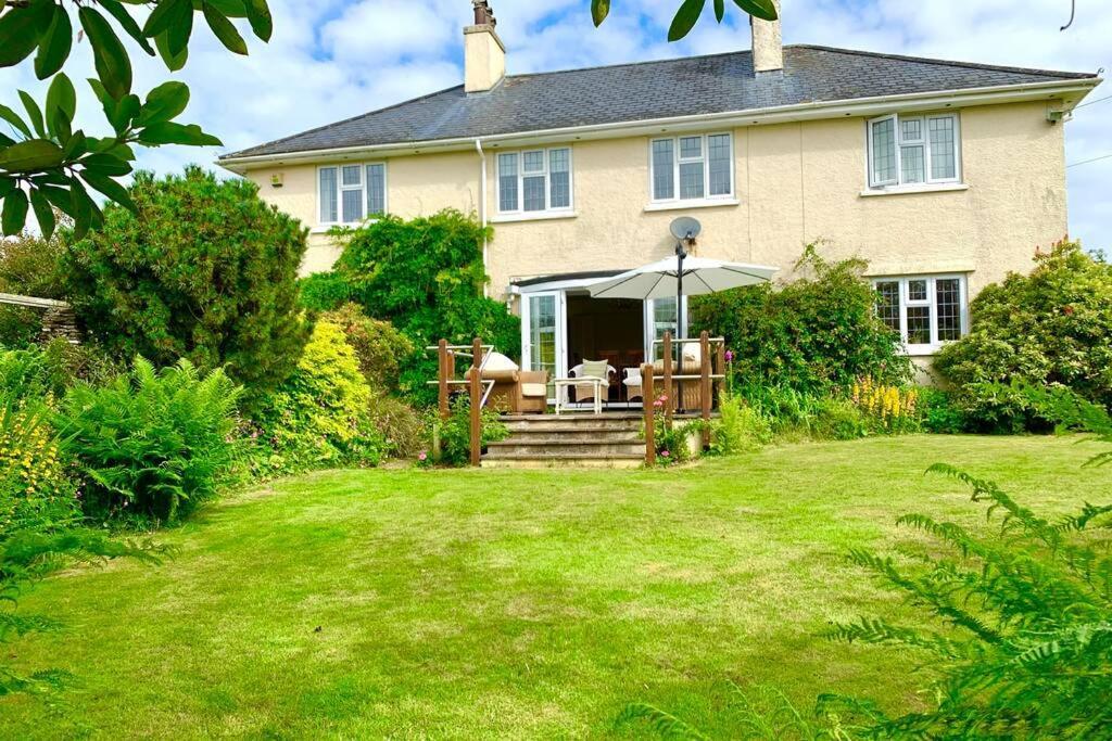 Hectors House Comfortable 4 Bed House In Mature Gardens Yelverton Εξωτερικό φωτογραφία