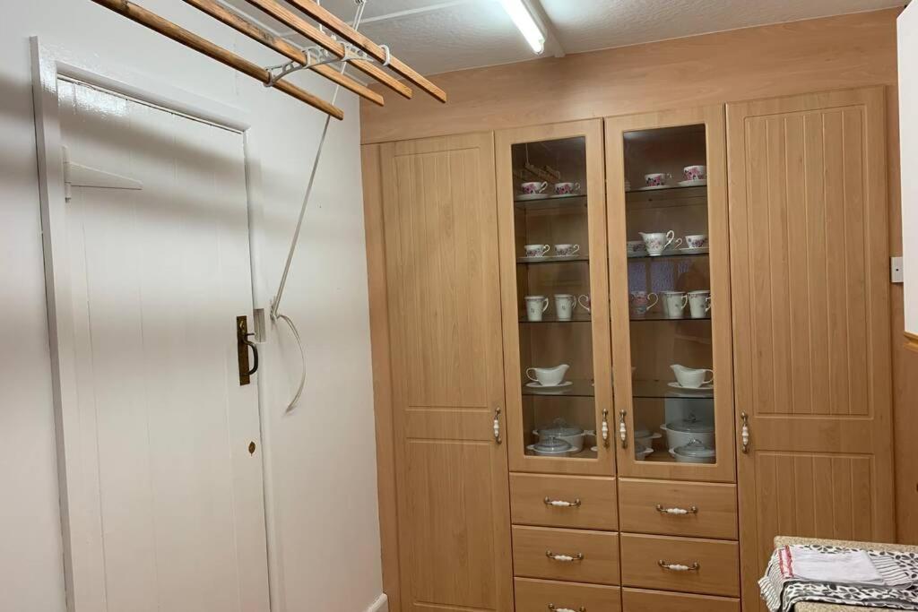 Hectors House Comfortable 4 Bed House In Mature Gardens Yelverton Εξωτερικό φωτογραφία